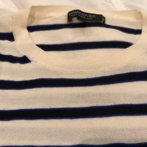 Banana Republic wool crew neck sweater size Small